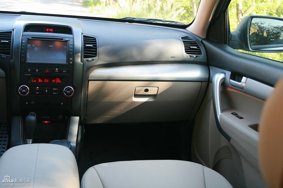 起亚全新索兰托