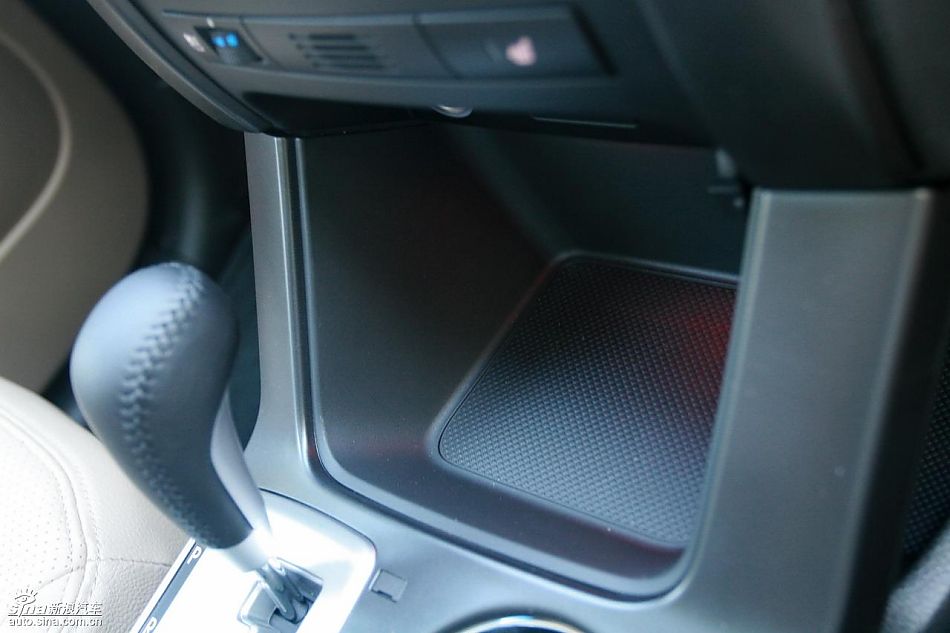 起亚全新索兰托