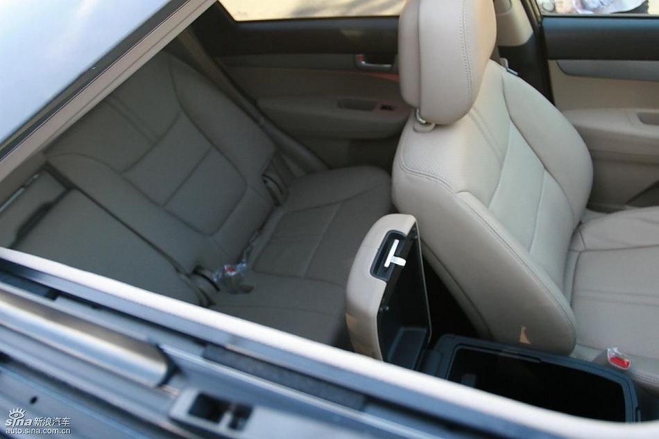 起亚全新索兰托