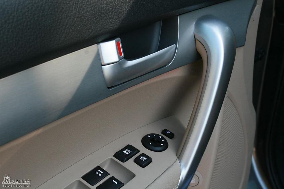 起亚全新索兰托