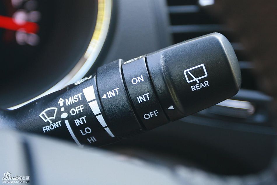 起亚全新索兰托