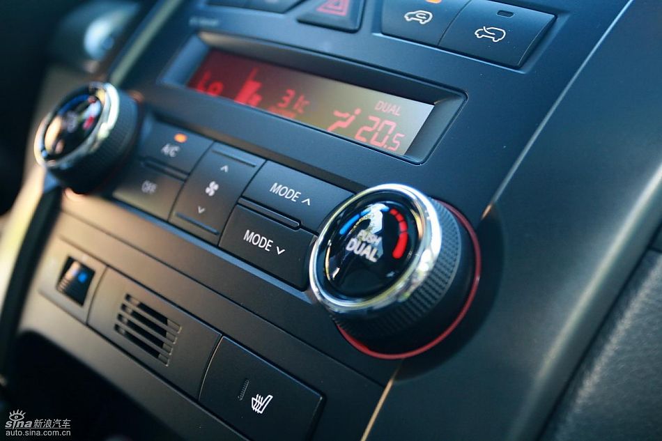 起亚全新索兰托