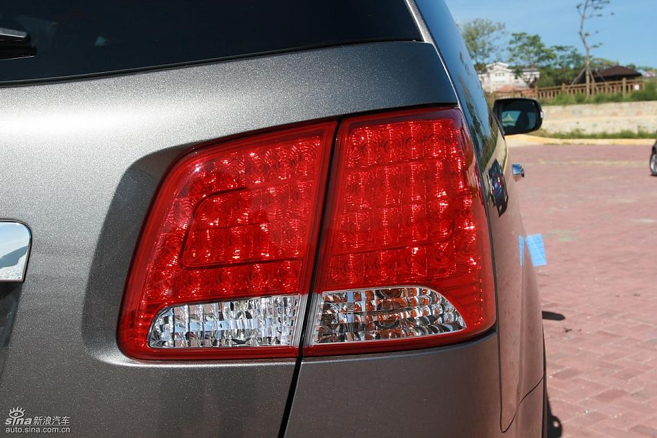 起亚全新索兰托