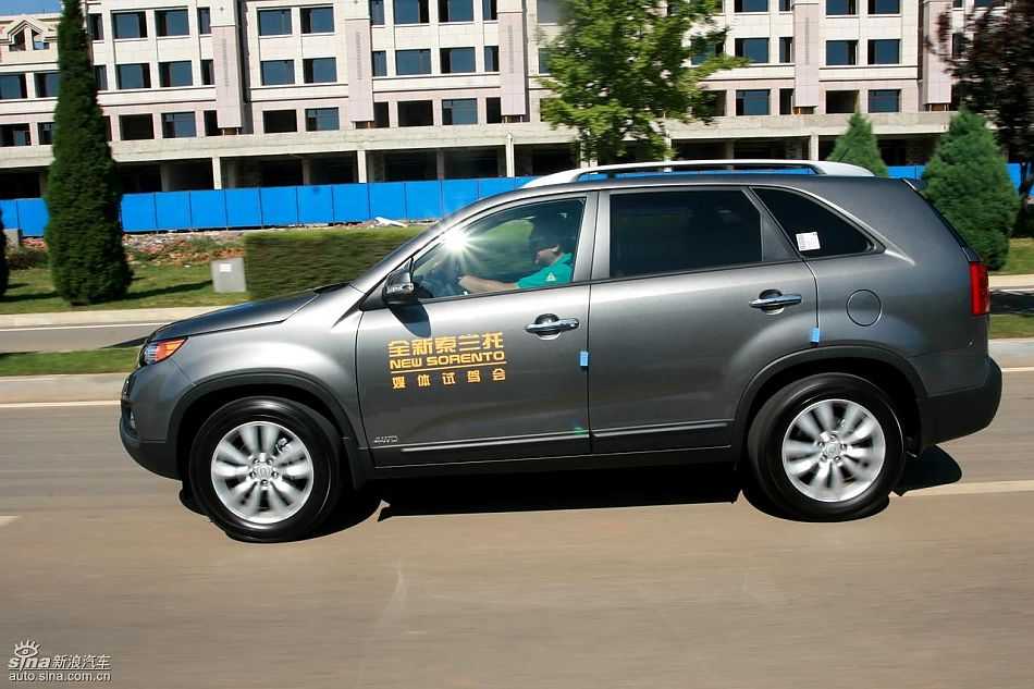 起亚全新索兰托