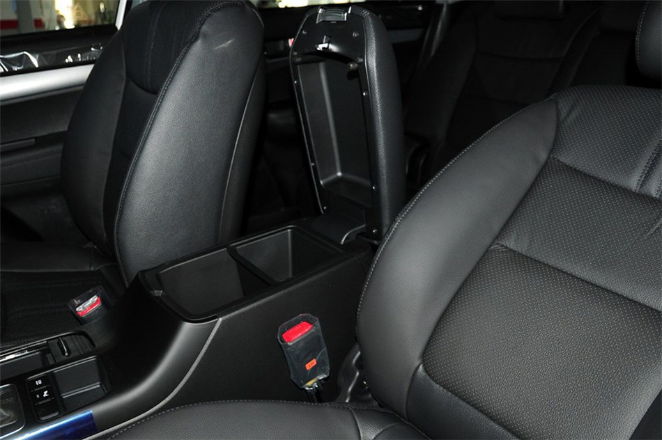 新索兰托 2013款 2.4GDI AT 5座 汽油 座椅