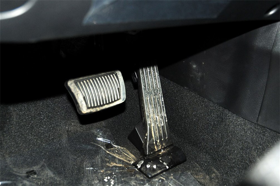 新索兰托 2013款 2.4GDI AT 5座 汽油 座椅