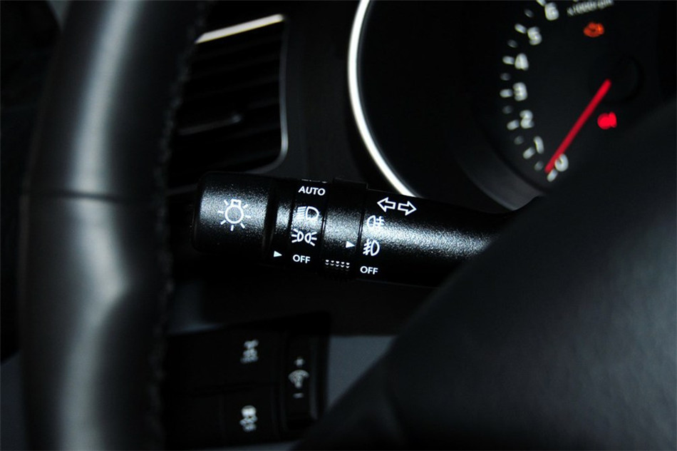 新索兰托 2013款 2.4GDI AT 5座 汽油 内饰