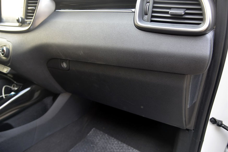 2015款 索兰托L 2.4L 汽油4WD精英版 7