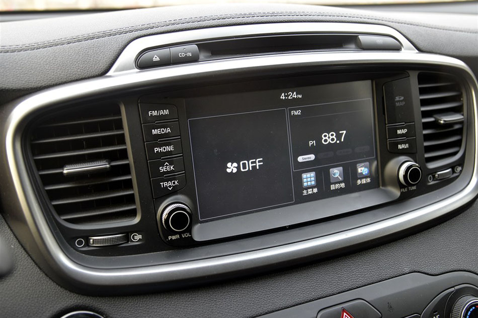 2015款 索兰托L 2.4L 汽油4WD精英版 7