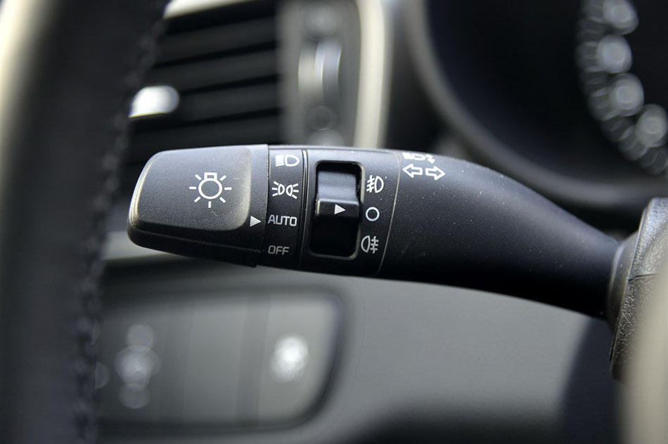 2015款 索兰托L 2.4L 汽油4WD精英版 7