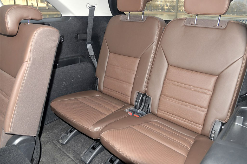 2015款 索兰托L 2.4L 汽油4WD精英版 7