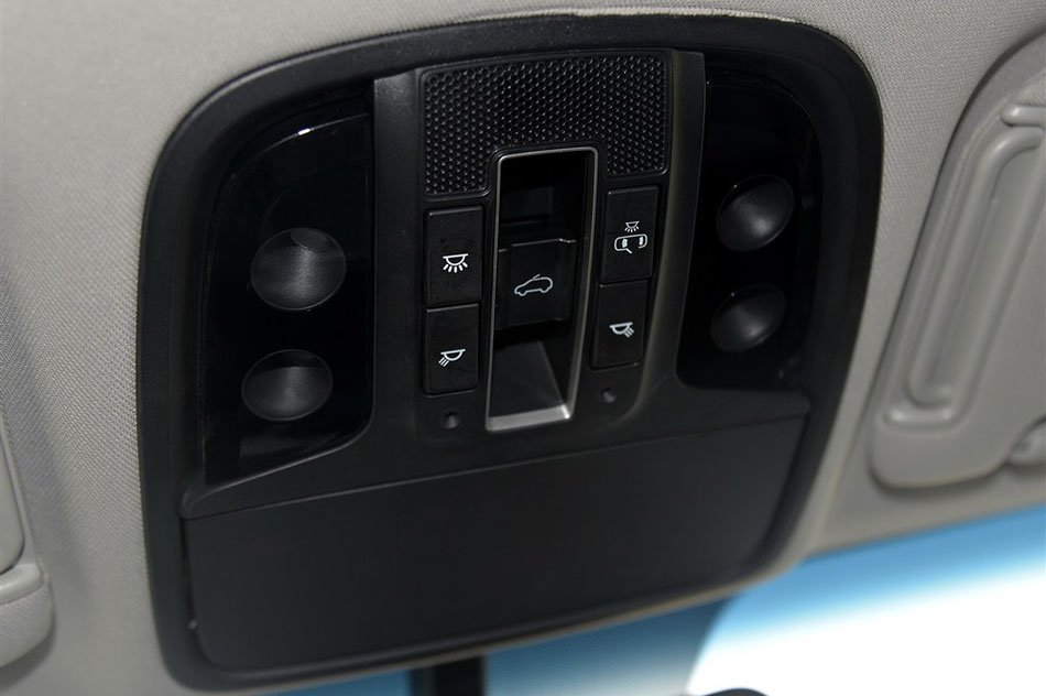 2015款 索兰托L 2.4L 汽油4WD精英版 7