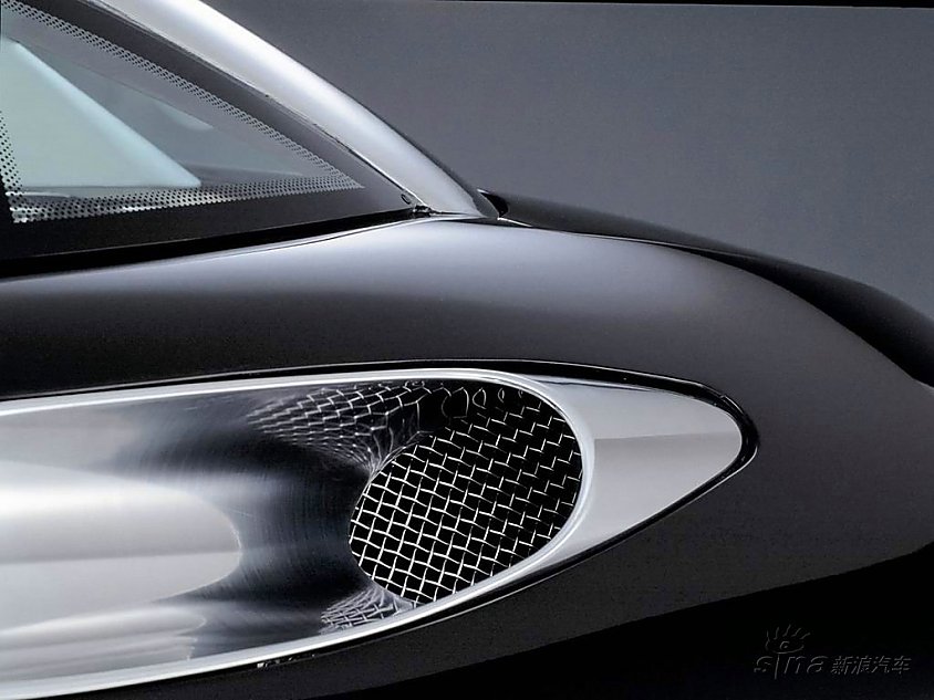 “世爵”SpykerC8 Laviolette型豪华跑车