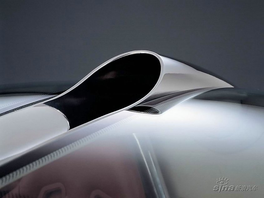 “世爵”SpykerC8 Laviolette型豪华跑车