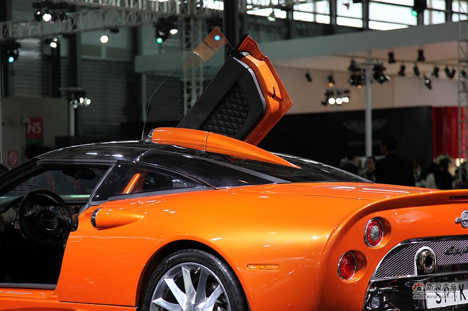 世爵Spyker C8 Laviolette