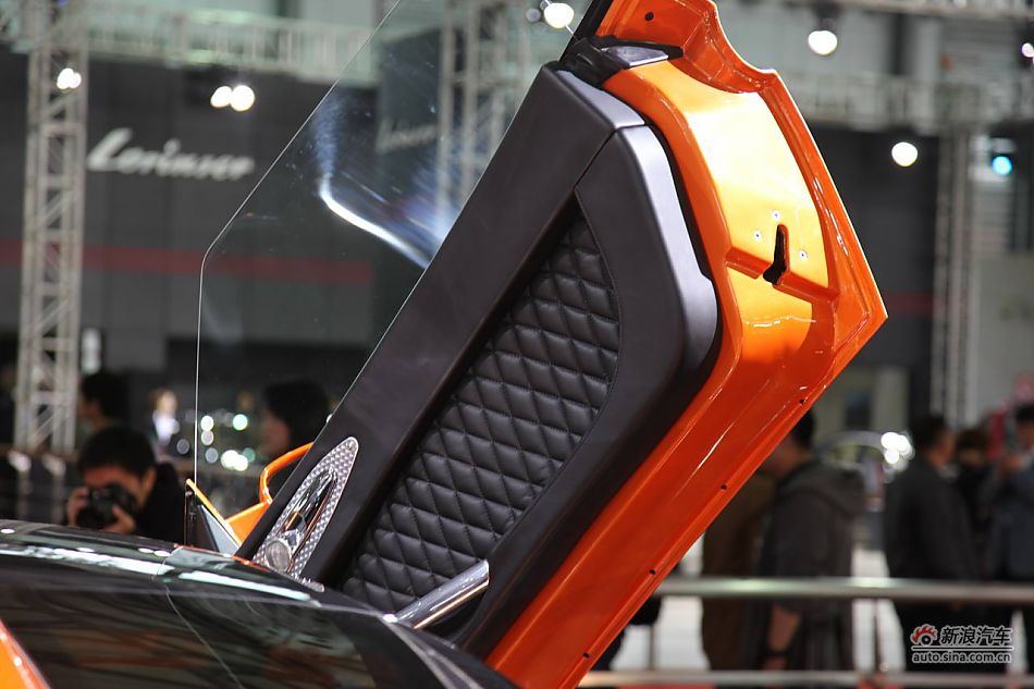 世爵Spyker C8 Laviolette