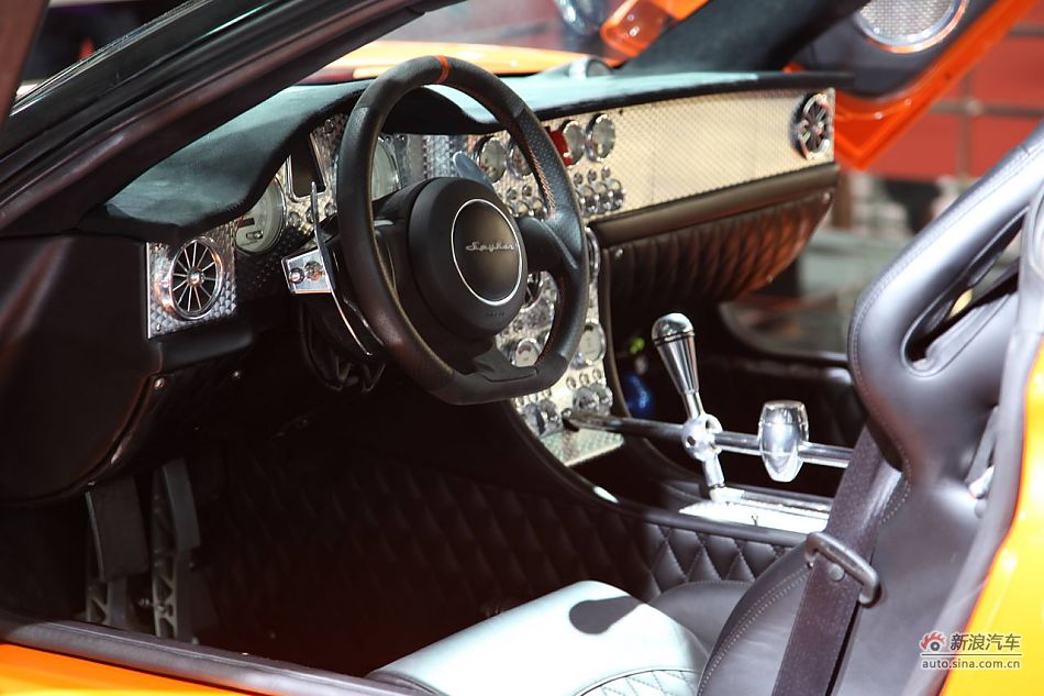 世爵Spyker C8 Laviolette