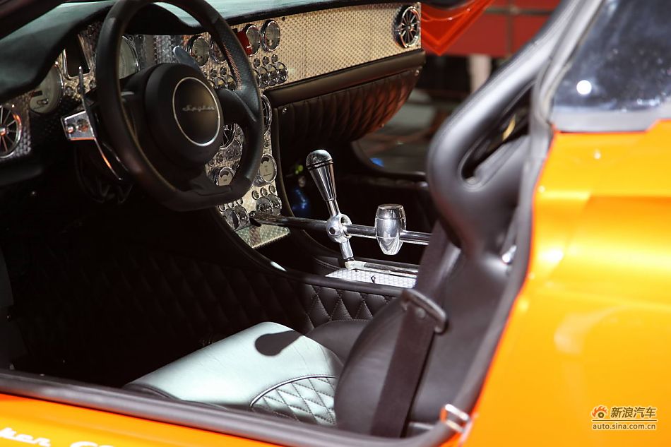 世爵Spyker C8 Laviolette