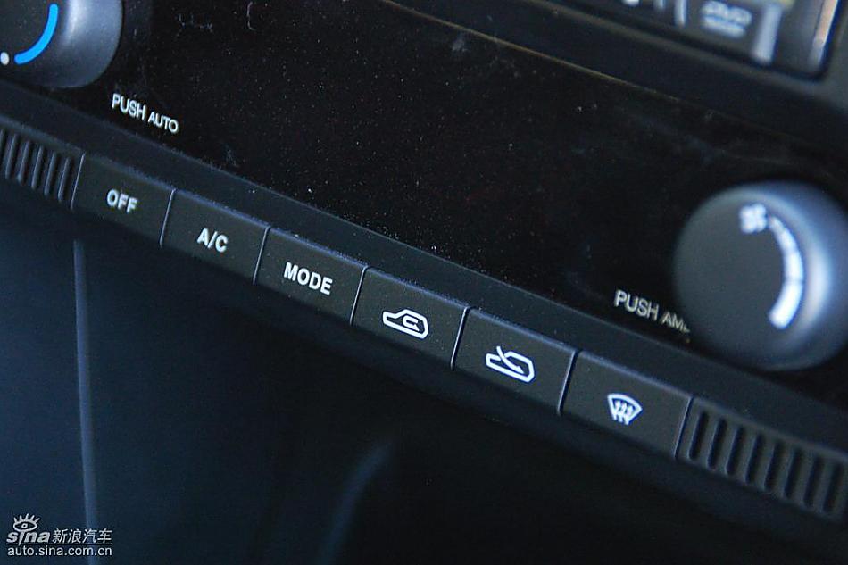 爱腾AD豪华型内饰