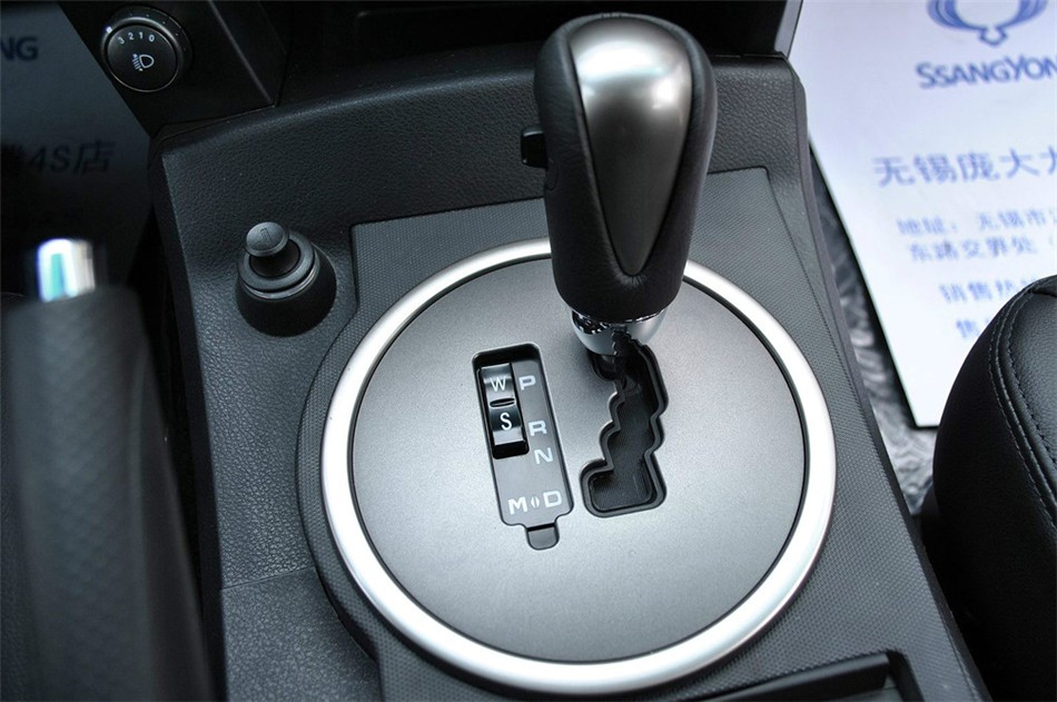 2011款爱腾2.3L自动汽油四驱豪华导航版