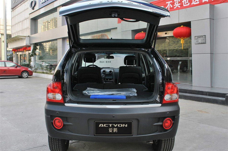 2011款爱腾2.3L自动汽油四驱豪华导航版