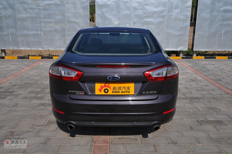 2011款蒙迪欧致胜外观