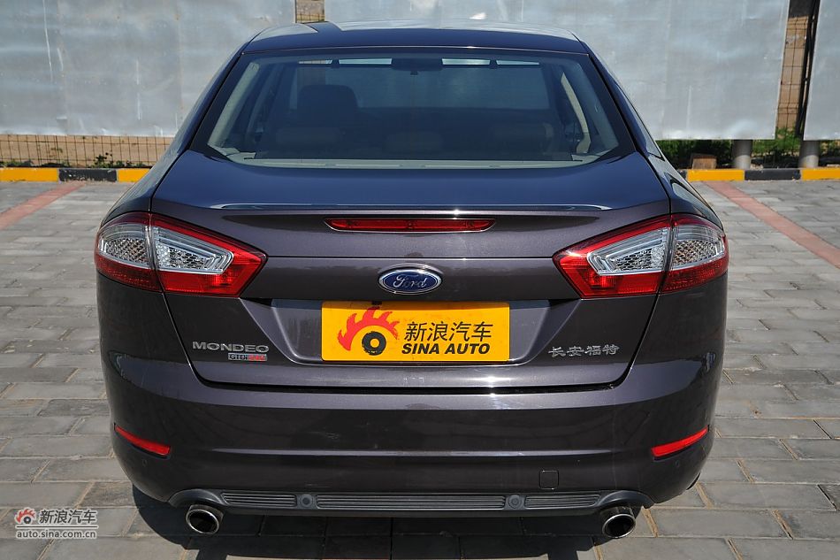 2011款蒙迪欧致胜外观