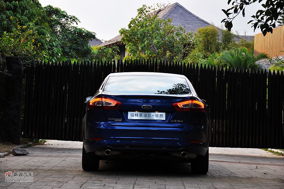 2011款蒙迪欧致胜外观