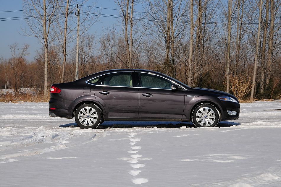 2010款蒙迪欧致胜致胜至尊型外观