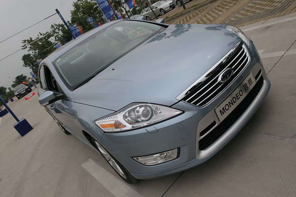 图为蒙迪欧致胜外观及细节