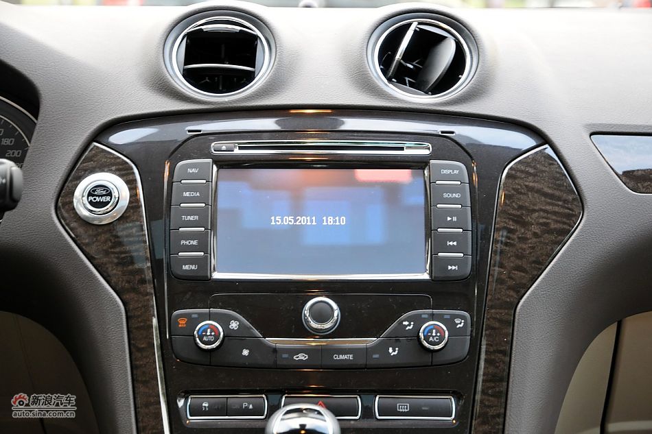 2011款蒙迪欧致胜内饰