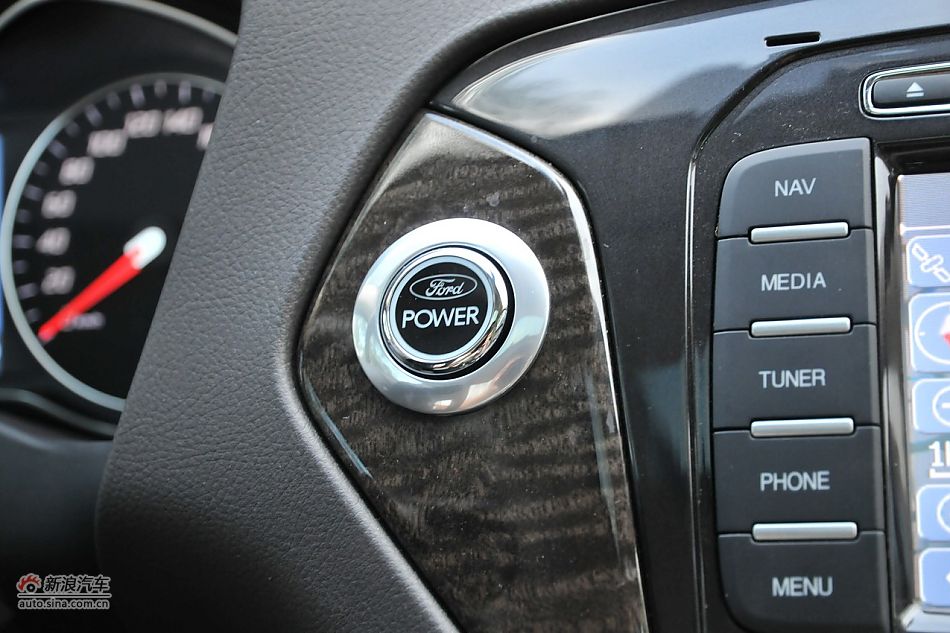 2011款蒙迪欧致胜内饰