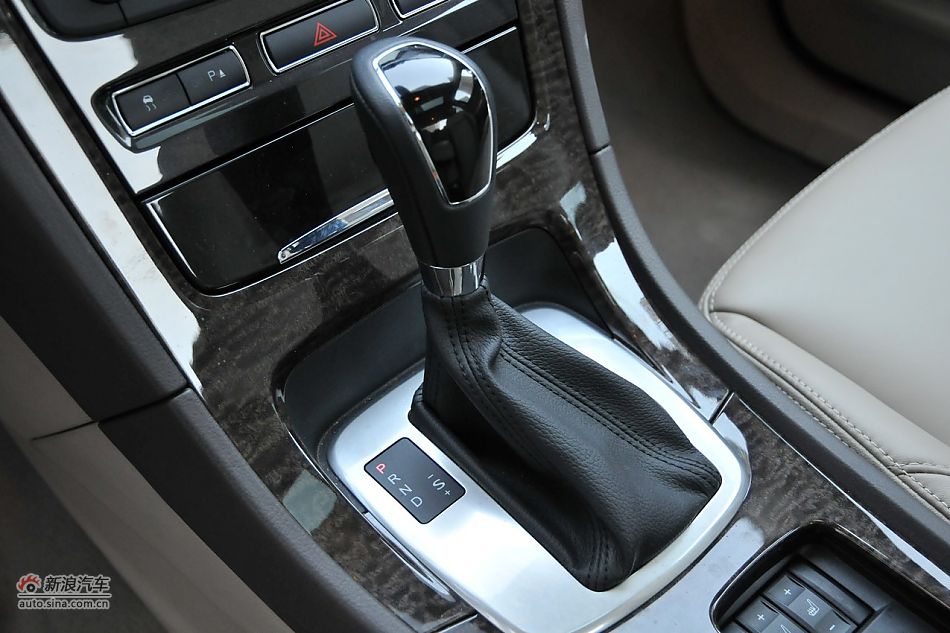 2011款蒙迪欧致胜内饰