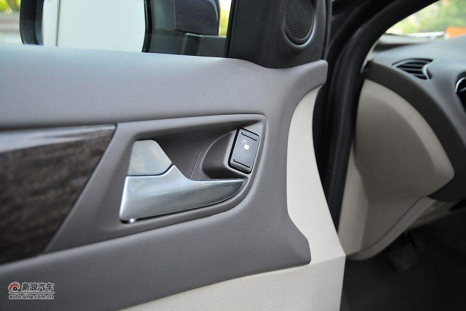 2011款蒙迪欧致胜内饰