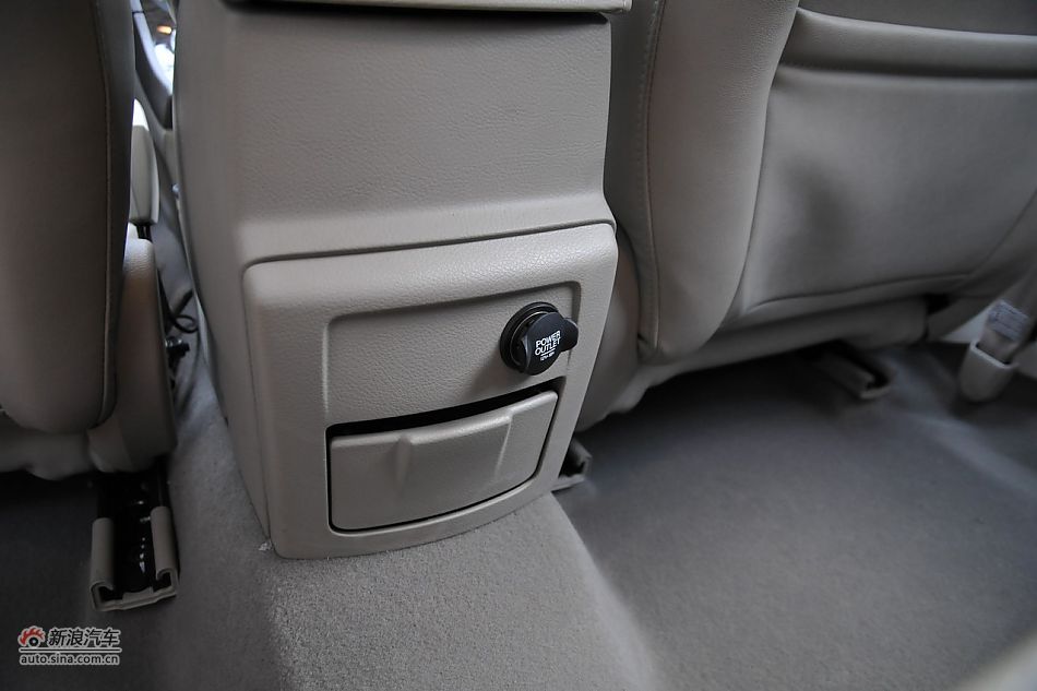 2011款蒙迪欧致胜内饰