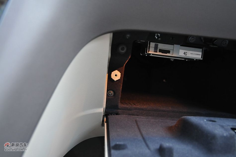 2011款蒙迪欧致胜内饰