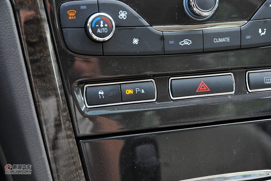 2011款蒙迪欧致胜内饰