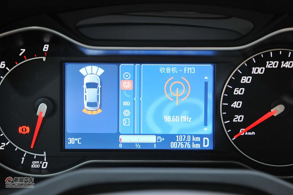 2011款蒙迪欧致胜内饰