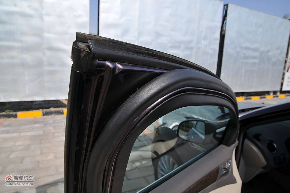 2011款蒙迪欧致胜内饰