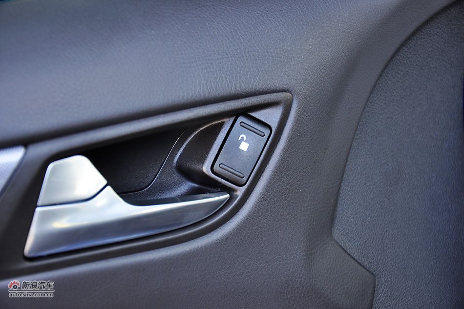 2011款蒙迪欧致胜内饰