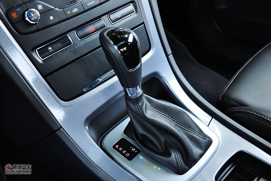 2011款蒙迪欧致胜内饰