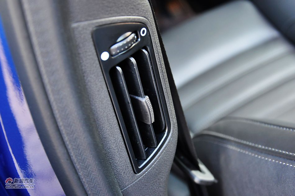 2011款蒙迪欧致胜内饰