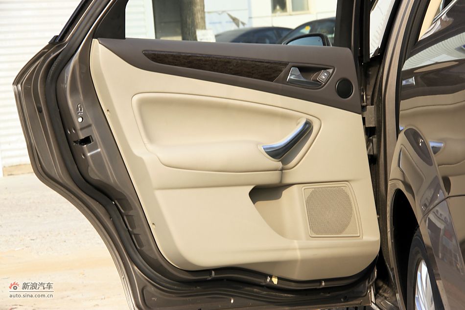 2011款蒙迪欧致胜高清到店实拍