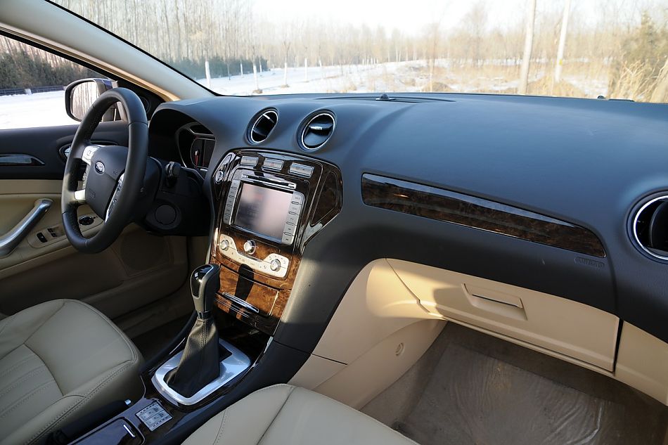 2010款蒙迪欧致胜致胜至尊型内饰