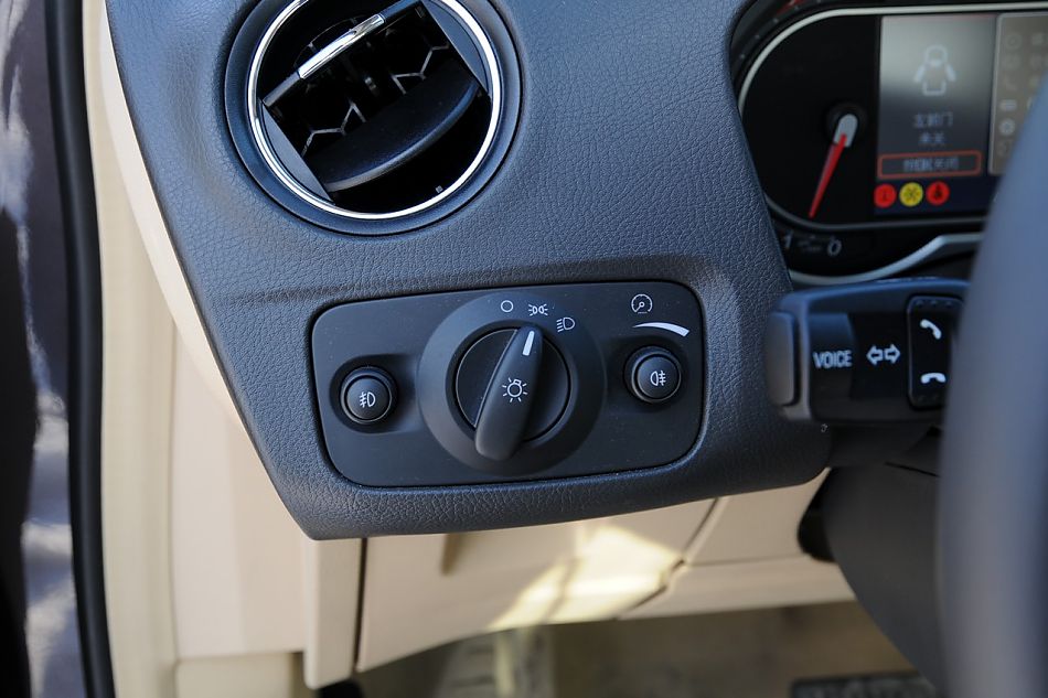 2010款蒙迪欧致胜致胜至尊型内饰