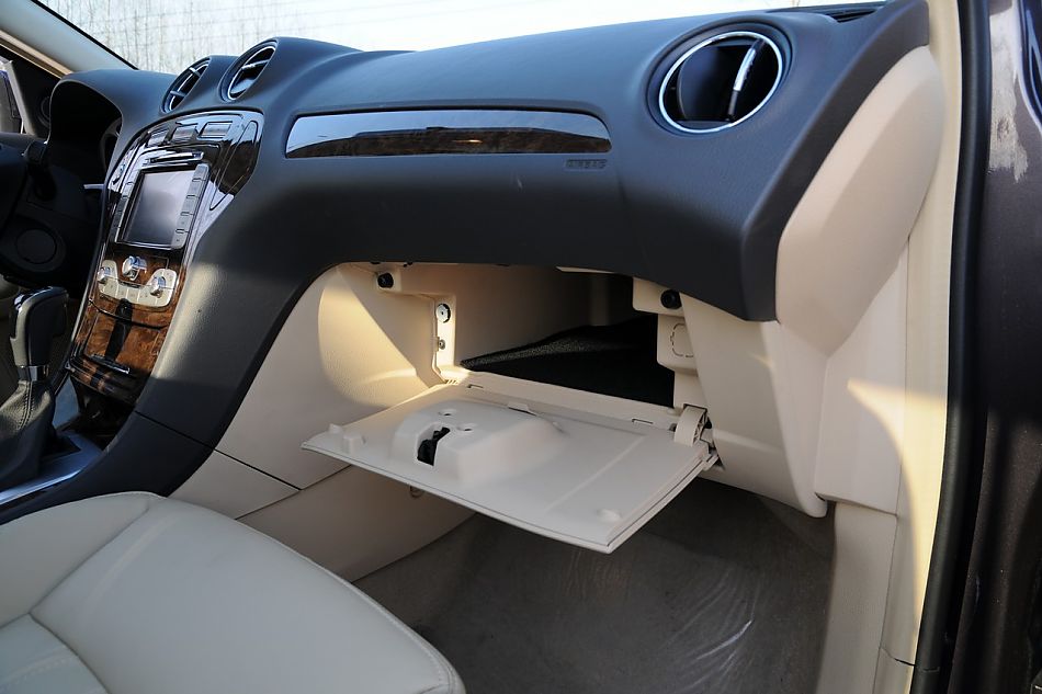 2010款蒙迪欧致胜致胜至尊型内饰