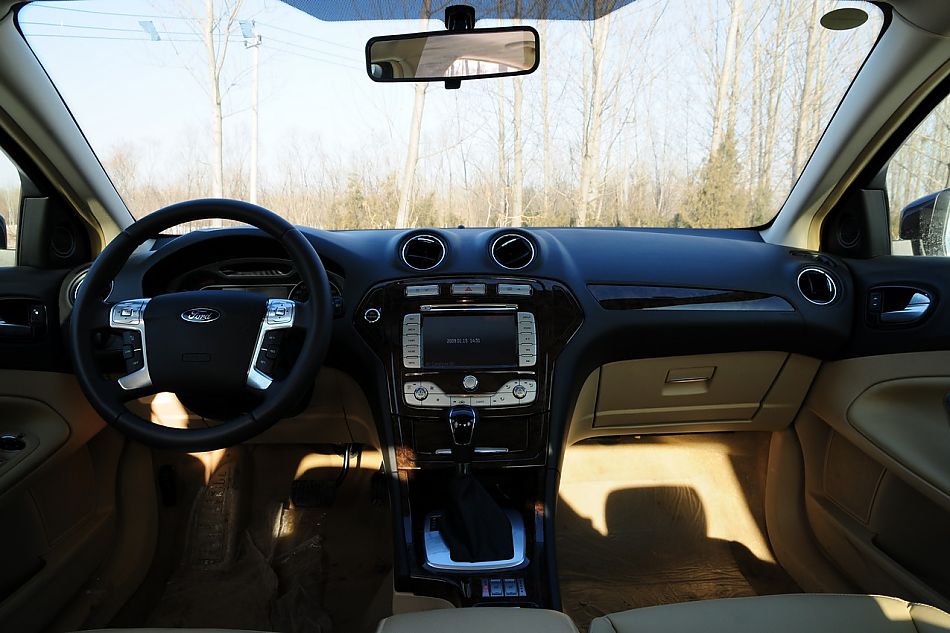 2010款蒙迪欧致胜致胜至尊型内饰