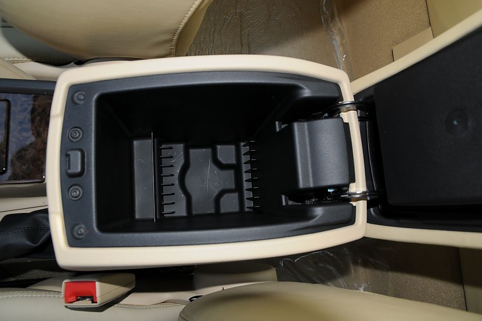 2010款蒙迪欧致胜致胜至尊型内饰