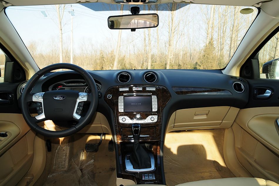 2010款蒙迪欧致胜致胜至尊型内饰