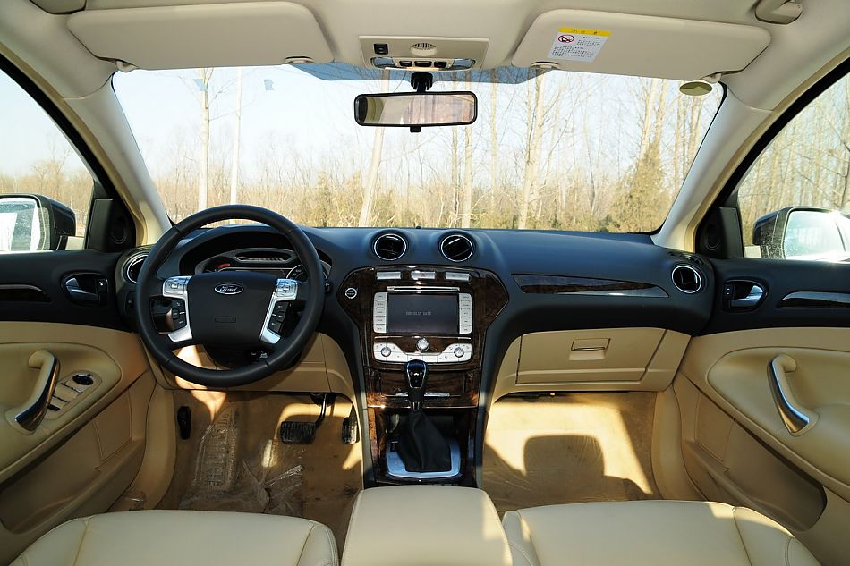 2010款蒙迪欧致胜致胜至尊型内饰